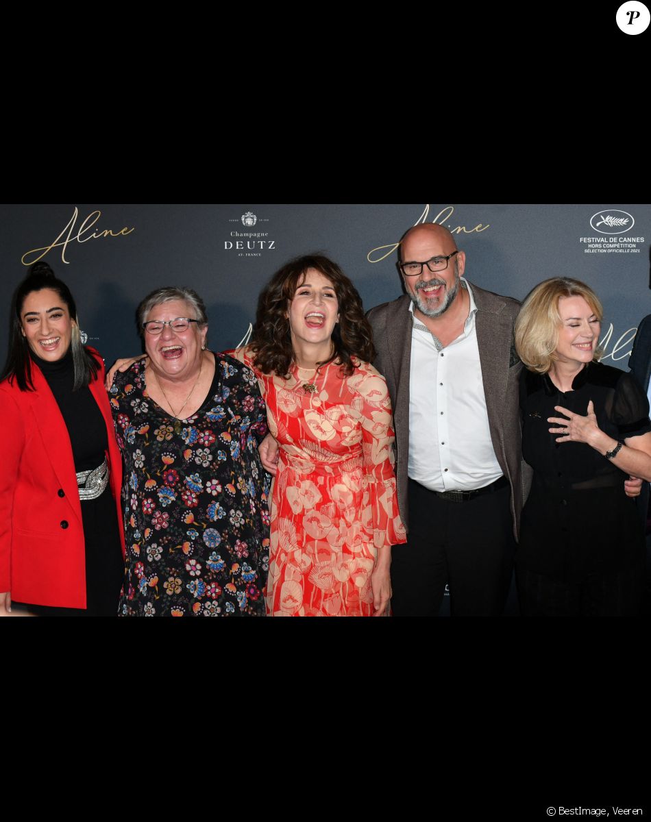 Victoria Sio, Danielle Fichaud, Valérie Lemercier, Sylvain Marcel - Avant-Première du film "Aline" au Grand Rex à Paris le 25 octobre 2021. © Veeren/Bestimage