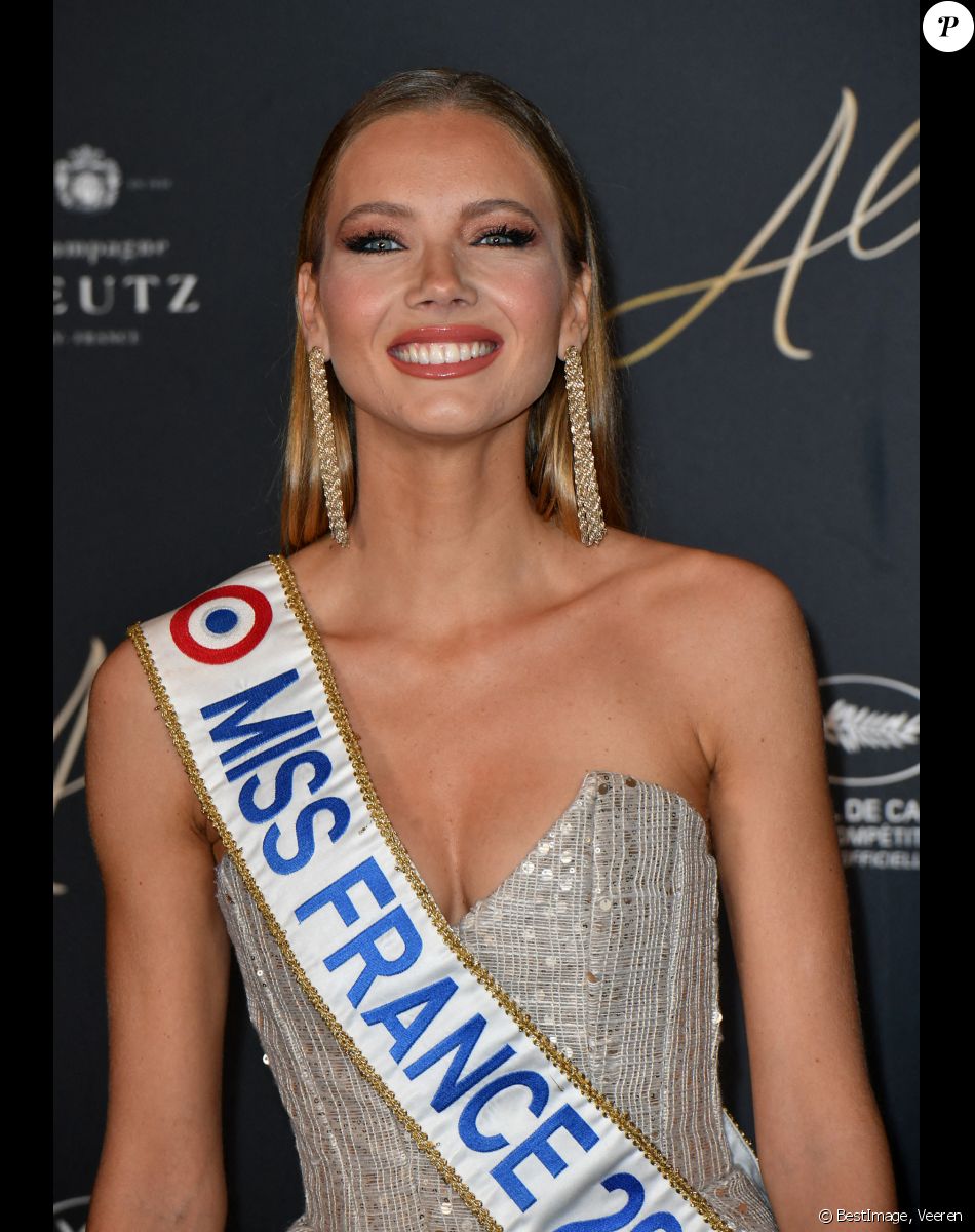 Amandine Petit (Miss France 2021) - Avant-Première du film "Aline" au Grand Rex à Paris le 25 octobre 2021. © Veeren/Bestimage