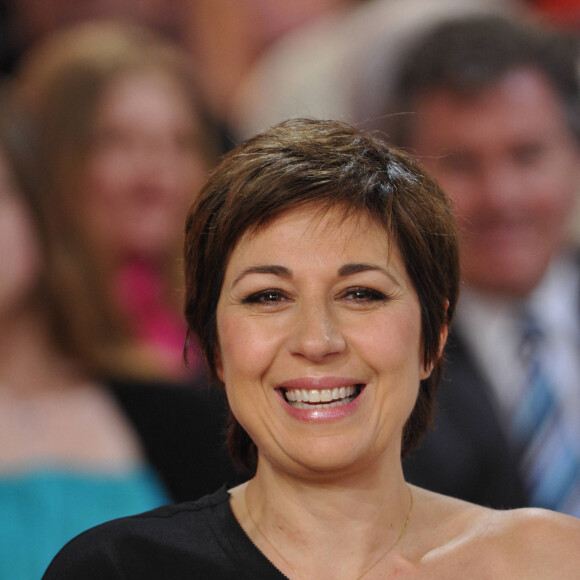 Valérie Benguigui - Enregistrement de l'émission "Vivement dimanche" au Studio Gabriel à Paris. Le 11 avril 2021.