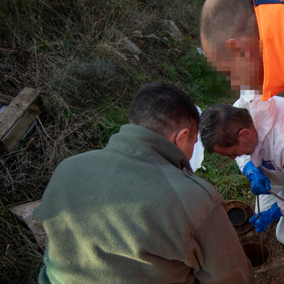 La maison en construction de Delphine Jubillar (Aussaguel) , disparue sans laisser de traces depuis le 16 décembre 2020 à Cagnac les Mines dans le Tarn. Un gendarme et une équipe du service des eaux ont mené des investigations pour chercher des traces dans le réseau raccordé à la maison. Le 7 janvier 2021  © Frédéric Maligne / Bestimage