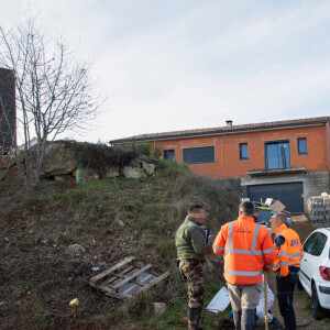 La maison en construction de Delphine Jubillar (Aussaguel) , disparue sans laisser de traces depuis le 16 décembre 2020 à Cagnac les Mines dans le Tarn. Un gendarme et une équipe du service des eaux ont mené des investigations pour chercher des traces dans le réseau raccordé à la maison. Le 7 janvier 2021  © Frédéric Maligne / Bestimage