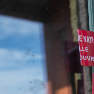 La maison en construction de Delphine Jubillar (Aussaguel) , disparue sans laisser de traces depuis le 16 décembre 2020 à Cagnac les Mines dans le Tarn. Un gendarme et une équipe du service des eaux ont mené des investigations pour chercher des traces dans le réseau raccordé à la maison. Le 7 janvier 2021  © Frédéric Maligne / Bestimage