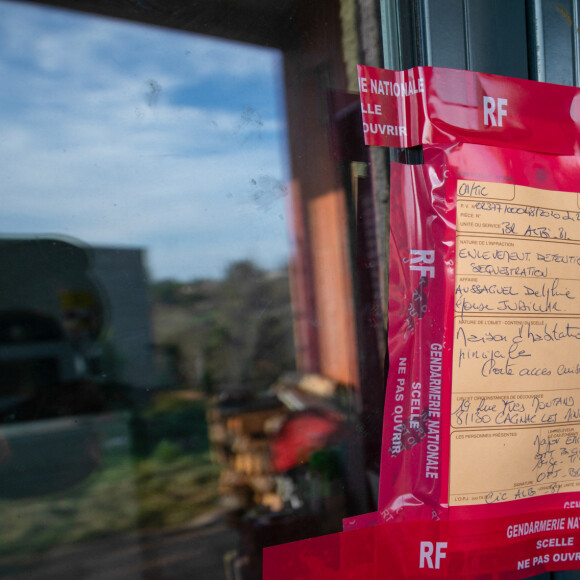 La maison en construction de Delphine Jubillar (Aussaguel) , disparue sans laisser de traces depuis le 16 décembre 2020 à Cagnac les Mines dans le Tarn. Un gendarme et une équipe du service des eaux ont mené des investigations pour chercher des traces dans le réseau raccordé à la maison. Le 7 janvier 2021  © Frédéric Maligne / Bestimage