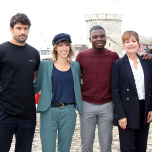 Simon Ehrlacher, Léa François, Boubacar Kabo, Cécilia Hornus, Théo Bertrand au photocall de la série "Plus belle la vie" lors de la 23ème édition du Festival de la Fiction tv de la Rochelle 2021, à La Rochelle, France, le 18 septembre 2021. © Jean-Marc LHomer/Bestimage 