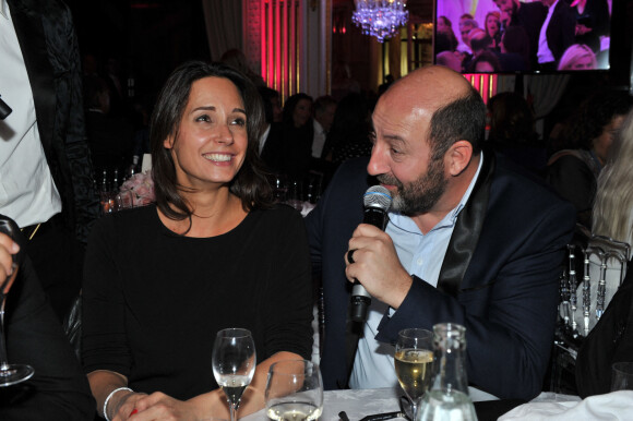 Kad Merad et sa compagne Julia Vignali - Dîner de gala au profit de la Fondation ARC pour la recherche contre le cancer du sein à l'hôtel Peninsula à Paris le 1er octobre 2015.