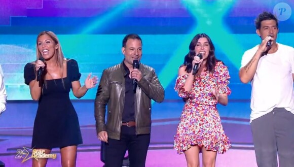 Carine, Mario, Jenifer et Jean-Pascal lors du prime des 20 ans de la "Star Academy", sur TF1, le 30 octobre 2021