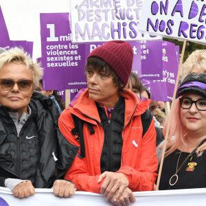 Muriel Robin et sa compagne Anne Le Nen, Marilou Berry, Julie Gayet - De nombreuses artistes et personnalités marchent contre les violences sexistes et sexuelles (marche organisée par le collectif NousToutes) de place de l'Opéra jusqu'à la place de la Nation à Paris le 23 Novembre 2019 © Coadic Guirec / Bestimage 