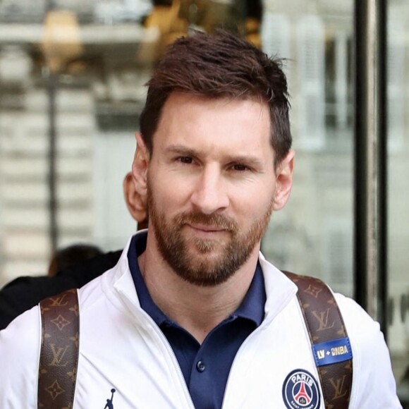 Lionel Leo Messi quitte l'hôtel Royal Monceau quelques heures avant le match de la ligue de champion PSG-Manchester City à Paris. © Tiziano Da Silva - Pierre Perusseau / Bestimage 