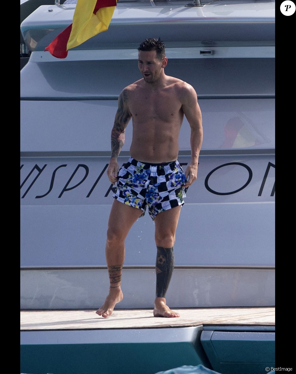 Lionel Leo Messi passe ses vacances en famille sur un yacht au large de Formentera et d'Ibiza, le 30 juillet 2021.