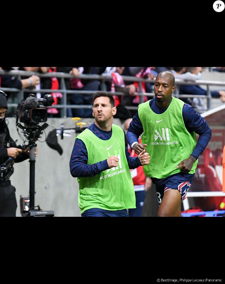 ECHAUFFEMENT - 30 Lionel Messi (PSG) - 03 Presnel Kimpembe (PSG) - Match de football en ligue 1 Uber Eats : Le PSG (Paris Saint Germain ) remporte la victoire 2 à 0 face à Reims au stade Auguste-Delaune le 29 aout 2021. © Philippe Lecoeur/Panoramic/Bestimage