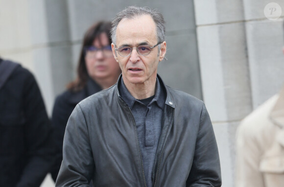 Jean-Jacques Goldman lors des obsèques de Véronique Colucci au cimetière communal de Montrouge, le 12 avril 2018.