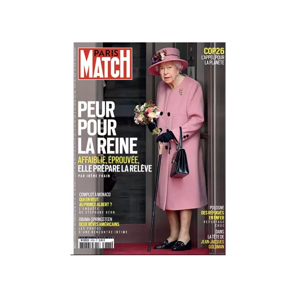 Elizabeth II fait la Une du nouveau numéro de "Paris Match", du 3 novembre 2021.
