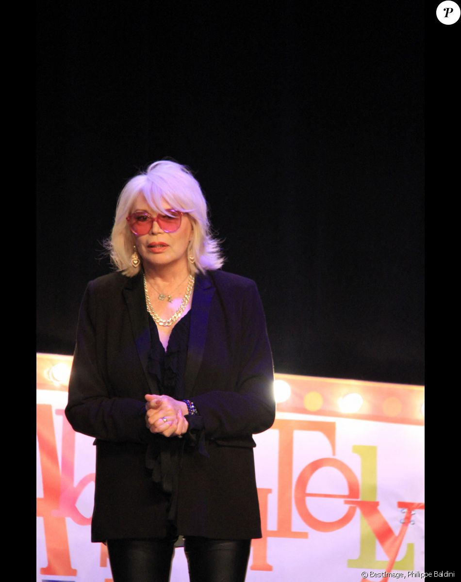 Exclusif - Amanda Lear - Le Grand Show de l'Humour Présenté par Christophe Combarieu et Mathieu Wilhelm avec la participation de Amanda Lear au théâtre des Mathurins à Paris, France, le 9 mars 2020. © Philippe Baldini/Bestimage