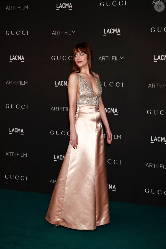 Dakota Johnson - People au 10ème "Annual Art+Film Gala" organisé par Gucci à la "LACMA Art Gallery" à Los Angeles. Le 6 novembre 2021 