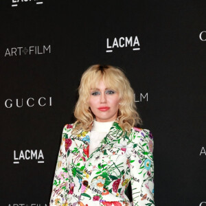 Miley Cyrus (Balenciaga) - People au 10ème "Annual Art+Film Gala" organisé par Gucci à la "LACMA Art Gallery" à Los Angeles. Le 6 novembre 2021 