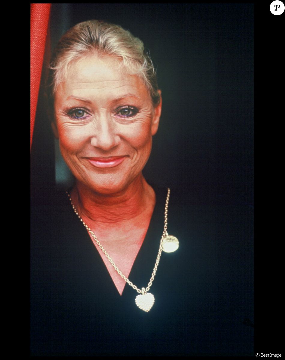 Mere De Marine Le Pen Photo Nous avons pardonné à une maman qui était partie" : Marine Le Pen face à sa  mère Pierrette : le diaporama - Purepeople
