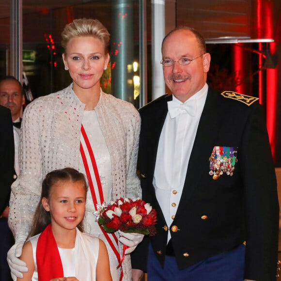 La princesse Charlène de Monaco, le prince Albert II de Monaco et Anna - Soirée de gala lors de la fête nationale monégasque au Grimaldi Forum à Monaco, le 19 novembre 2017. © Claudia Albuquerque/Bestimage 