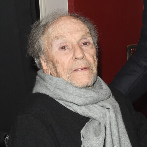 Exclusif - Jean-Louis Trintignant sur la scène du théâtre de la Porte Saint-Martin à Paris  © Coadic Guirec/Bestimage 