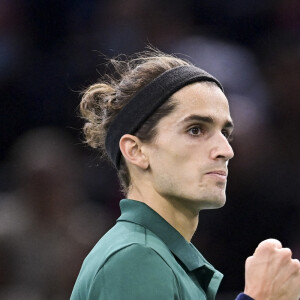 Pierre-Hugues Herbert - Le Français Pierre-Hugues Herbert battu par l'Espagnol Carlos Alcaraz (6-7 [4], 7-6 [2], 7-5) lors du tournoi de tennis Rolex Paris Masters, le 2 novembre 2021. © JB Autissier / Panoramic / Bestimage