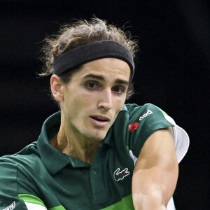 Pierre-Hugues Herbert - Le Français Pierre-Hugues Herbert battu par l'Espagnol Carlos Alcaraz (6-7 [4], 7-6 [2], 7-5) lors du tournoi de tennis Rolex Paris Masters, le 2 novembre 2021. © JB Autissier / Panoramic / Bestimage