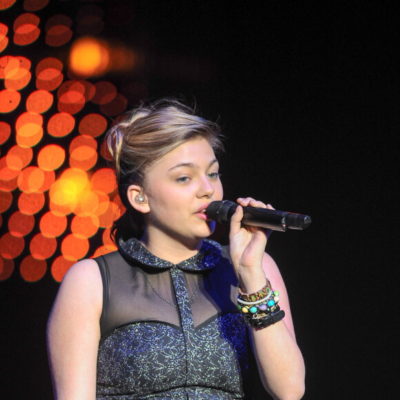 Archives - La chanteuse LOUANE en concert au Zénith de AMIENS lors de sa première tournée avec les 8 gagnants de la première saison de THE VOICE en 2007. © Patrick Carpentier / Bestimage