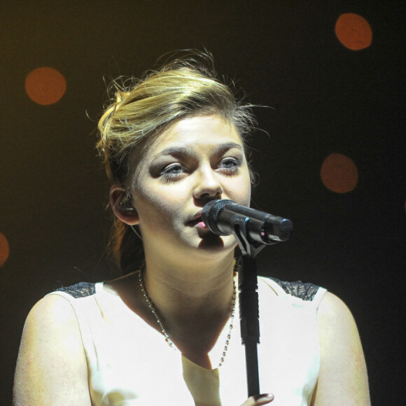 Archives - La chanteuse LOUANE en concert au Zénith de AMIENS lors de sa première tournée avec les 8 gagnants de la première saison de THE VOICE en 2007. © Patrick Carpentier / Bestimage