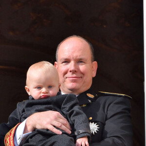 La princesse Charlène de Monaco, sa fille la princesse Gabriella, le prince Albert II de Monaco et son fils le prince Jacques au balcon du palais lors de la Fête Nationale monégasque le 19 novembre 2015. © Bruno Bébert / Dominique Jacovides / Bestimage