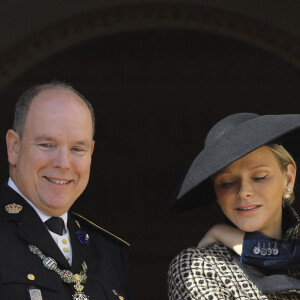 Le prince Albert II de Monaco, sa femme la princesse Charlene et leurs enfants, la princesse Gabriella et le prince Jacques - La famille princière de Monaco au balcon du palais lors de la fête nationale monégasque, à Monaco. Le 19 novembre 2018. © Dominque Jacovides / Bestimage