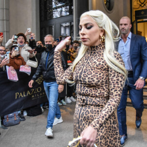 Lady Gaga sort de l'hôtel Palazzo Parigi à Milan, Italy, le 13 novembre 2021. © ANSA/Zuma Press/Bestimage 