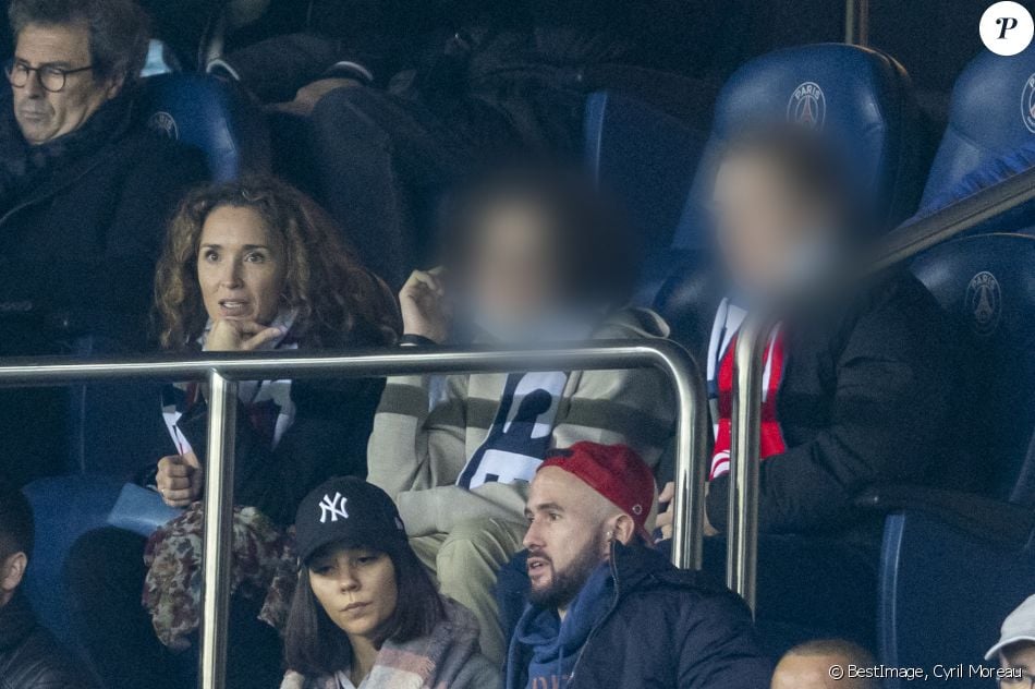 MarieSophie Lacarrau et ses fils Tim et Malo Match de qualification pour la Coupe du monde MarieSophie Lacarrau et ses fils Tim et Malo Match de qualification pour la Coupe du monde