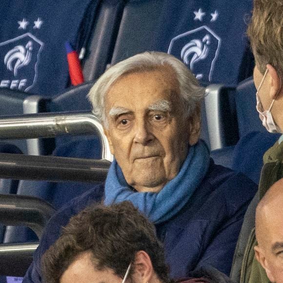 Bernard Pivot - Match de qualification pour la Coupe du monde 2022 entre la France et le Kazakhstan au stade Parc des Princes à Paris, le 13 novembre 2021. © Cyril Moreau/Bestimage