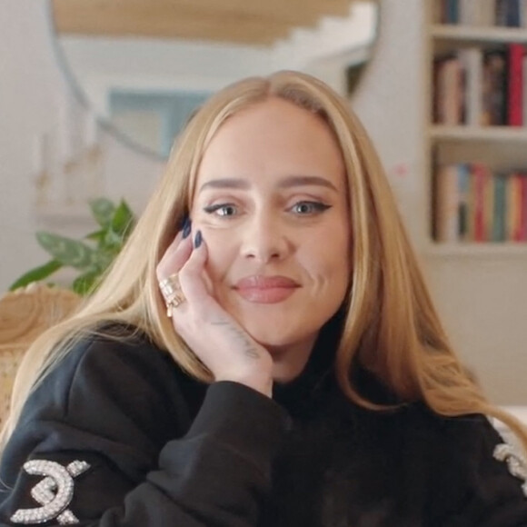 Capture d'écran de la vidéo "73 questions" de Vogue sortie ce jeudi 21 octobre 2021, Adele fait visiter sa maison.