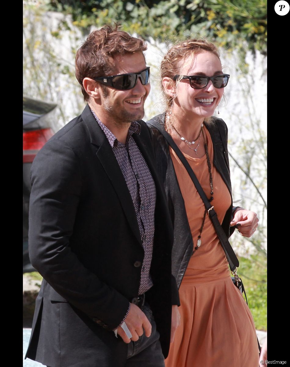 Bixente Lizarazu et Claire Keim - Mariage religieux de Pascal Obispo et Julie Hantson en l'église Notre-Dame-des-Flots au Cap-Ferret le 19 septembre 2015