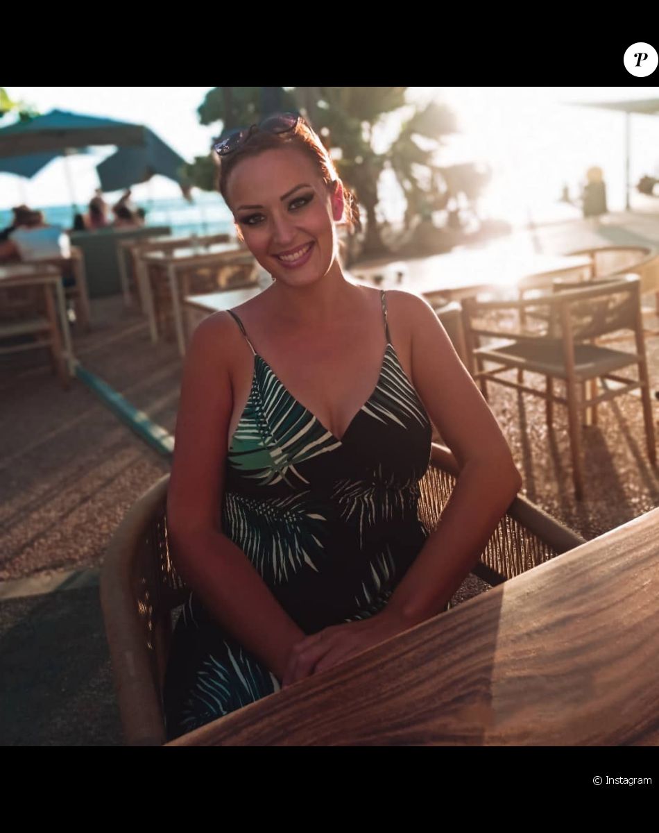 Kelly Bochenko souriante sur Instagram