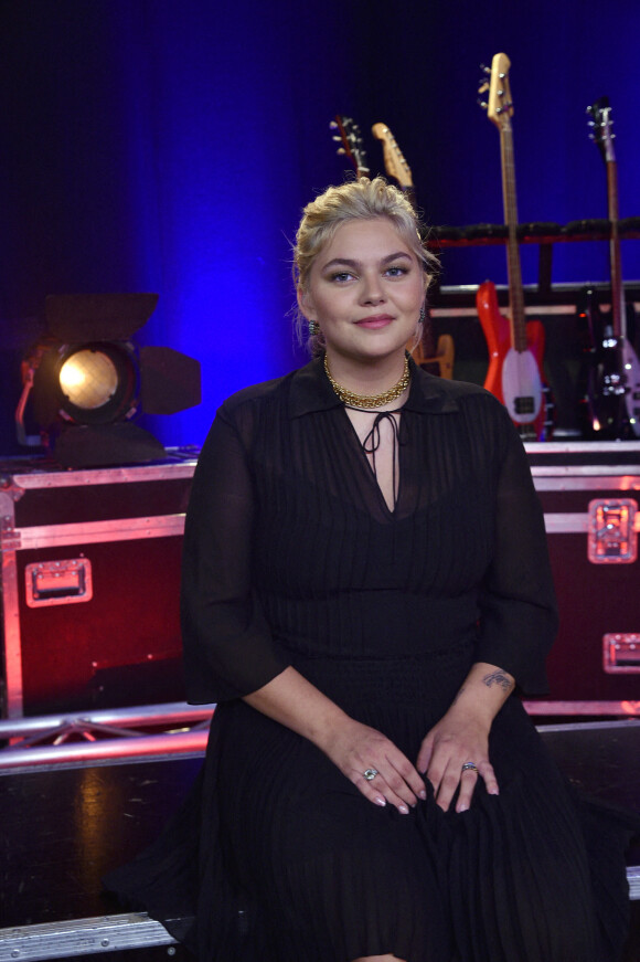 Exclusif - Louane Emera - Backstage - Enregistrement de l'émission "300 Choeurs chantent les plus belles comédies musicales" à Paris, diffusée le 30 septembre sur France 3 © Giancarlo Gorassini / Bestimage 