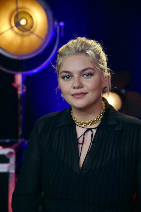 Exclusif - Louane Emera - Backstage - Enregistrement de l'émission "300 Choeurs chantent les plus belles comédies musicales" à Paris, diffusée le 30 septembre sur France 3 © Giancarlo Gorassini / Bestimage 