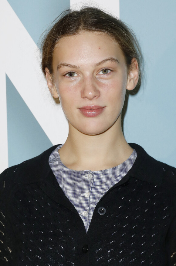 Lou Lampros - Avant-première du film "De son vivant" au cinéma Pathé-Wepler à Paris. Le 17 novembre 2021. © Marc Ausset-Lacroix / Bestimage