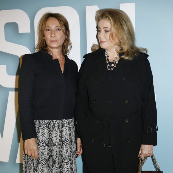 Emmanuelle Bercot, Catherine Deneuve - Avant-première du film "De son vivant" au cinéma Pathé-Wepler à Paris. Le 17 novembre 2021. © Marc Ausset-Lacroix / Bestimage