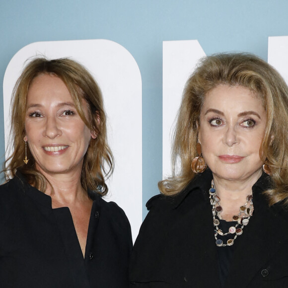 Emmanuelle Bercot, Catherine Deneuve - Avant-première du film "De son vivant" au cinéma Pathé-Wepler à Paris. Le 17 novembre 2021. © Marc Ausset-Lacroix / Bestimage