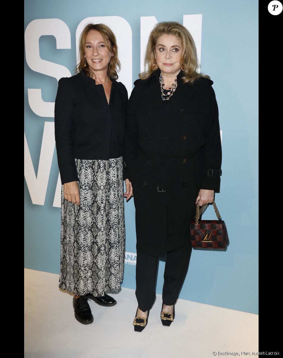 Emmanuelle Bercot, Catherine Deneuve - Avant-première du film "De son vivant" au cinéma Pathé-Wepler à Paris. Le 17 novembre 2021. © Marc Ausset-Lacroix / Bestimage