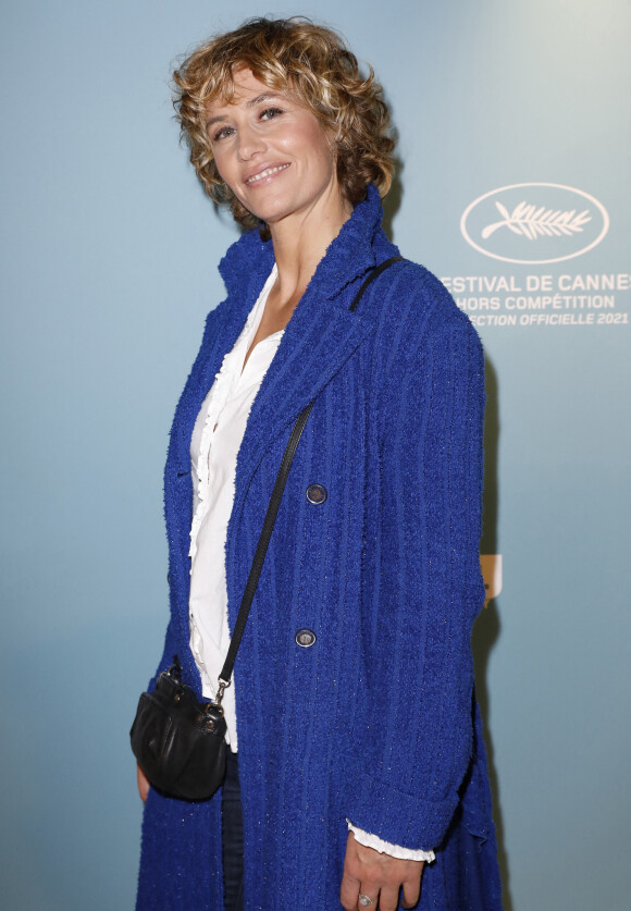 Cécile de France - Avant-première du film "De son vivant" au cinéma Pathé-Wepler à Paris. Le 17 novembre 2021. © Marc Ausset-Lacroix / Bestimage