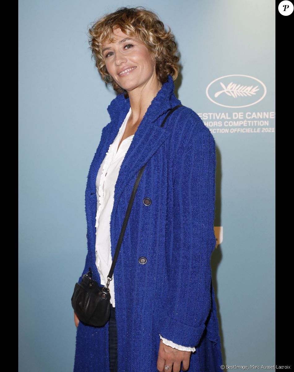 Cécile de France - Avant-première du film "De son vivant" au cinéma Pathé-Wepler à Paris. Le 17 novembre 2021. © Marc Ausset-Lacroix / Bestimage