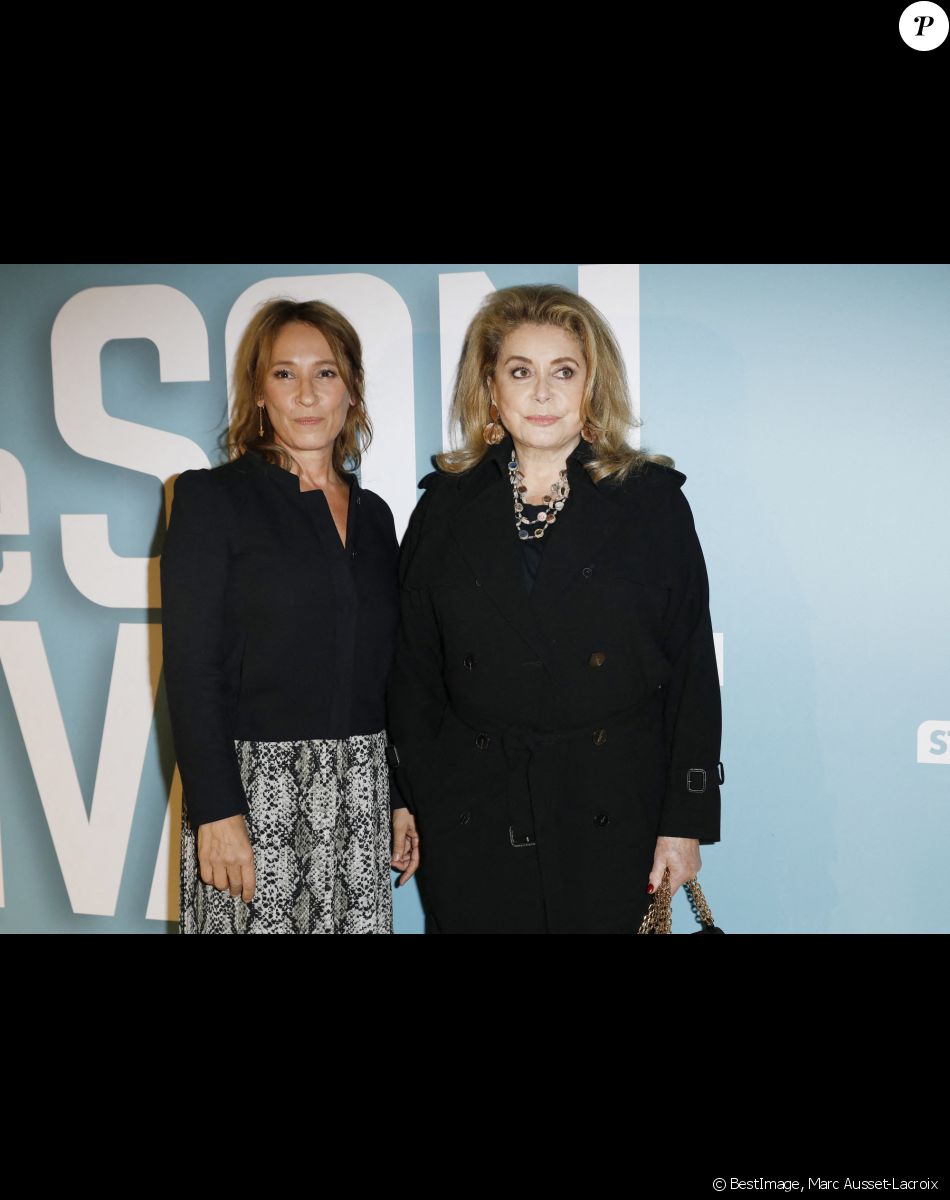 Emmanuelle Bercot, Catherine Deneuve - Avant-première du film "De son vivant" au cinéma Pathé-Wepler à Paris. Le 17 novembre 2021. © Marc Ausset-Lacroix / Bestimage