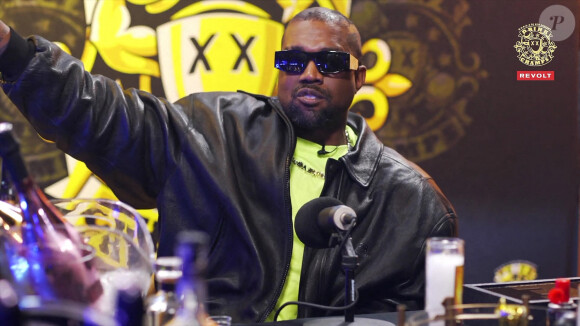 Kanye West (Ye) lors de l'enregistrement du podcast "Drink Champs".