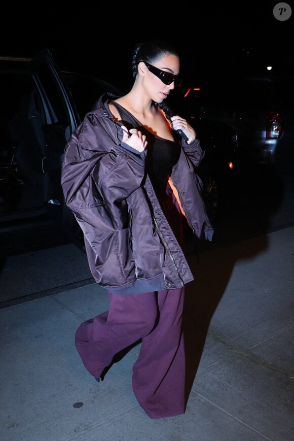 Kim Kardashian de retour à son hôtel après une journée de shooting photo aux studios Chelsea à New York. Le 3 novembre 2021.