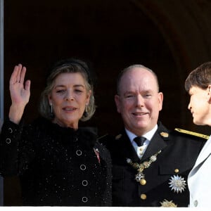 La princesse Caroline de Hanovre, le prince Albert II de Monaco, la princesse Stéphanie de Monaco - La famille princière au balcon lors de la fête nationale de Monaco le 19 novembre 2021. © Dominique Jacovides / Bruno Bebert / Bestimage