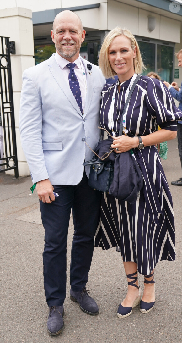 Zara Phillips (Tindall) et son mari Mike Tindall au tournoi de Wimbledon au All England Lawn Tennis and Croquet Club à Londres, le 7 juillet 2021. 