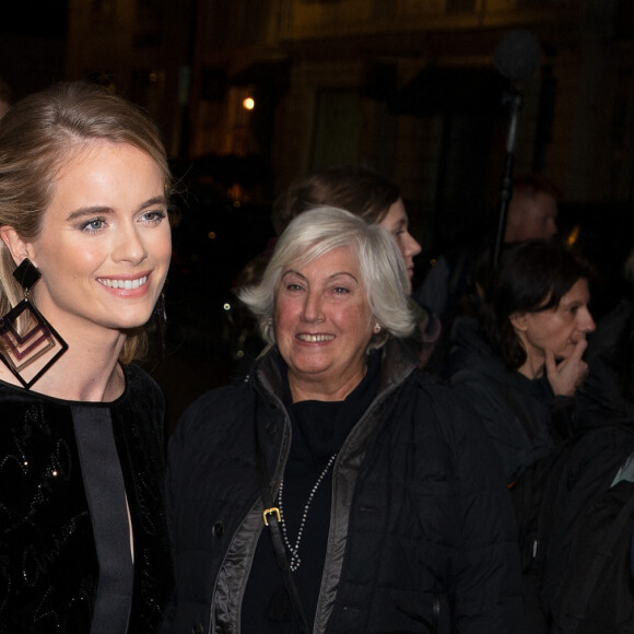 Cressida Bonas quitte la soirée 'The Harper's Bazaar Women Of The Year Awards' à l'hôtel Claridge's à Londres, le 29 octobre 2019. 
