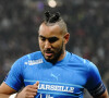 Dimitri Payet (Olympique de Marseille) - Dimitri Payet reçoit une bouteille lors de la rencontre Marseille / Lyon (OM - OL ) : le match est arrêté au Groupama Stadium. © Norbert Scanella / Panoramic / Bestimage