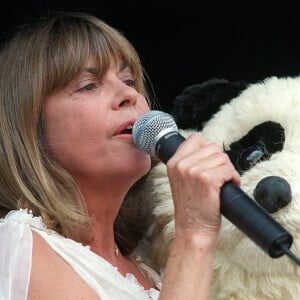 Chantal Goya - Fête de la musique à l'hôpital Necker à Paris. 2001.